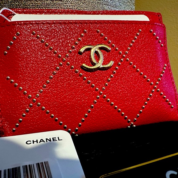 ****SOLD*****Chanel - Picture 2 of 5